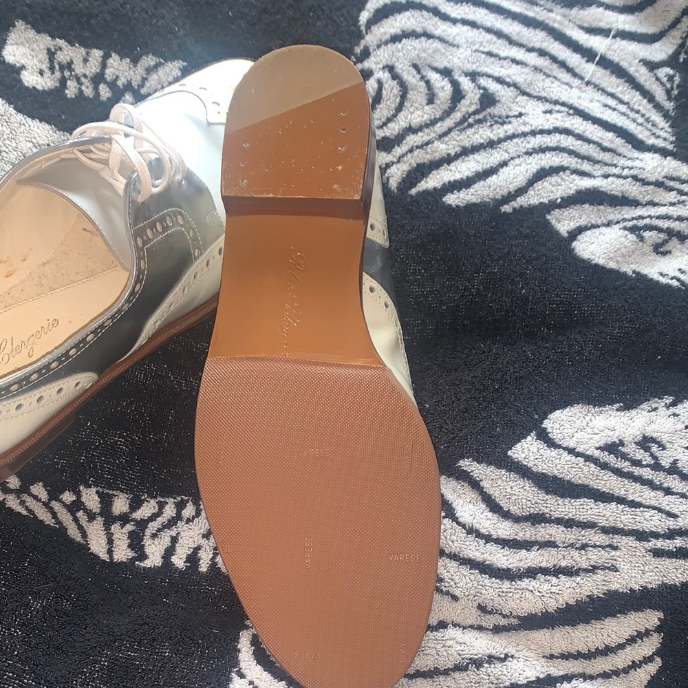 Robert Clergerie Cream and Gray Leather Loafers - Picture 2 of 8